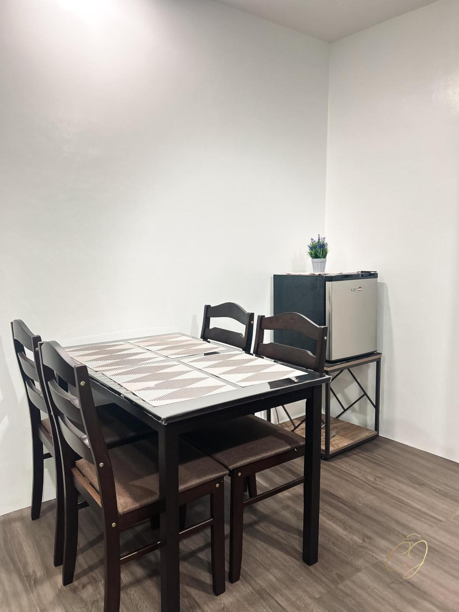 Cj Apartments Olongapo Buitenkant foto